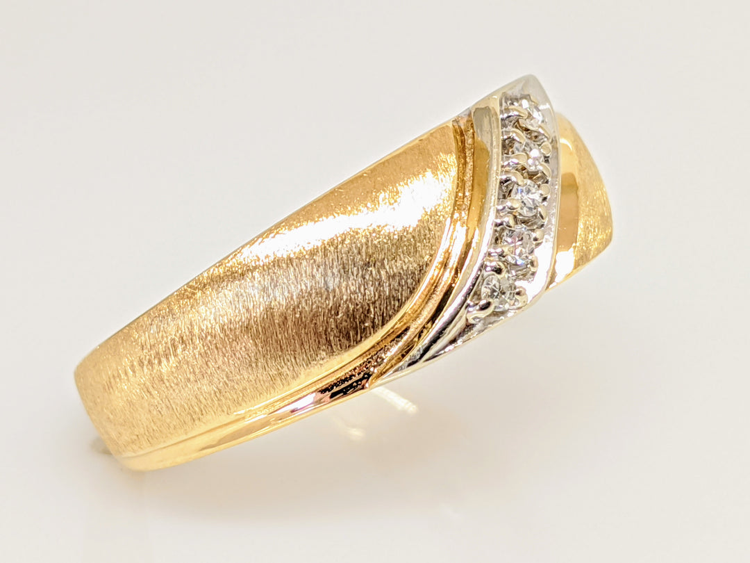 14K .08 CARAT TOTAL WEIGHT I1 G DIAMOND ROUND (5) ESTATE BAND 6.2 GRAMS