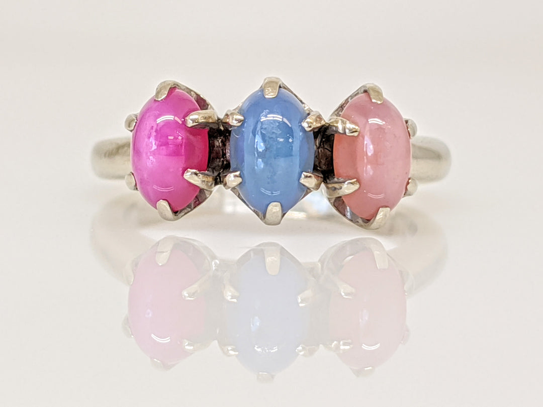 14KW SYNTHETIC STAR SAPPHIRE 4X6 OVAL (3) ESTATE RING 3.7 GRAMS