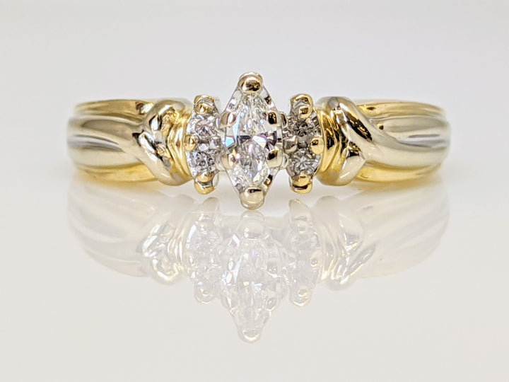 14K .28 CARAT TOTAL WEIGHT SI2 H DIAMOND MARQUISE CUT WITH (4) ROUND ESTATE RING 4.3 GRAMS