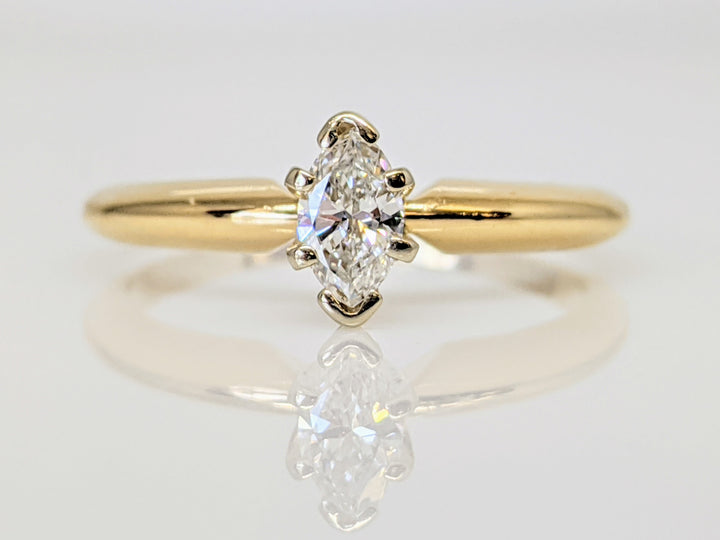 14K .22 CARAT TOTAL WEIGHT SI1 J DIAMOND MARQUISE CUT SOLITAIRE ESTATE RING 2.4 GRAMS