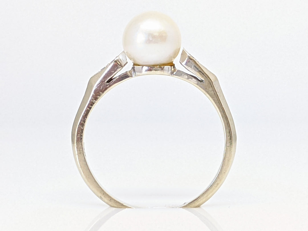 14KW PEARL ROUND 7MM WITH (6) MELEE ESTATE RING 3.1 GRAMS