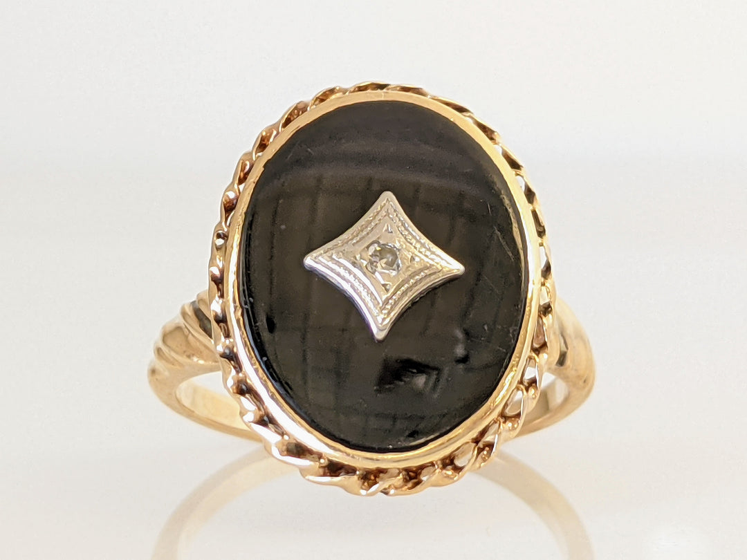 10K ONYX OVAL 12X16 WITH MELEE ESTATE RING 2.9 GRAMS