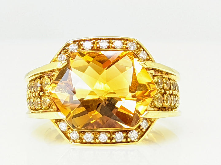 18K CITRINE 6.00CT HEXAGON WITH YELLOW SAPPHIRE AND (14) MELEE ESTATE RING 11.0 GRAMS