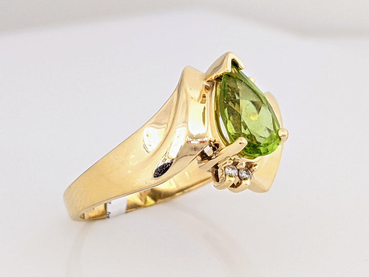 14K PERIDOT PEAR 6X9 WITH (4) MELEE ESTATE RING 5.3 GRAMS