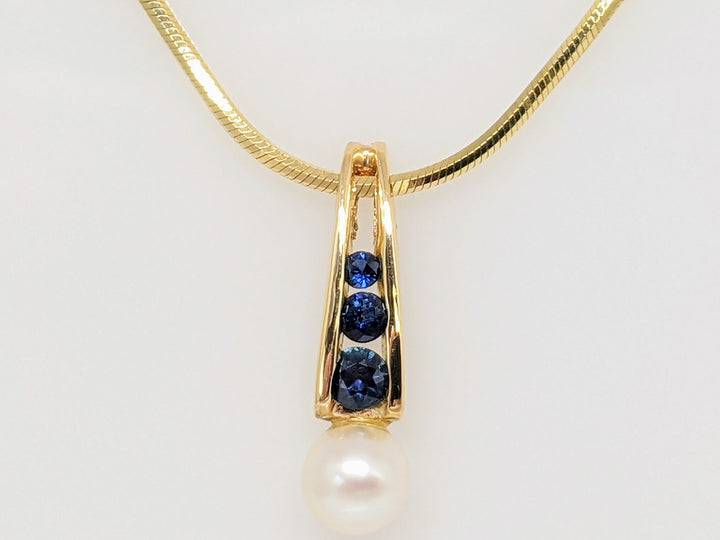 14K PEARL ROUND 5MM WITH (3) ROUND SAPPHIRE ESTATE PENDANT & CHAIN 5.7 GRAMS
