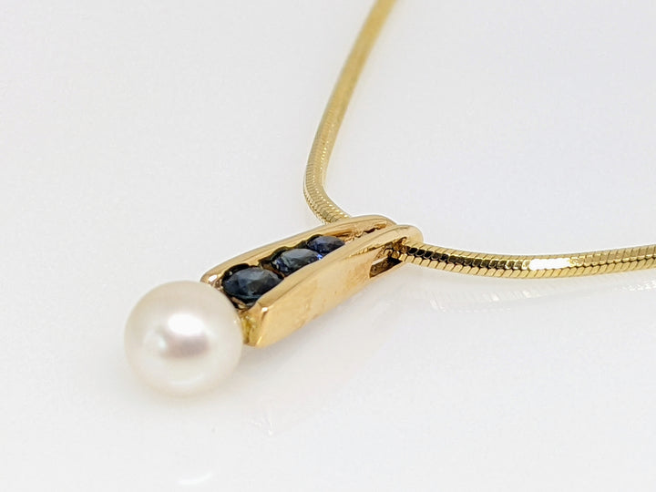 14K PEARL ROUND 5MM WITH (3) ROUND SAPPHIRE ESTATE PENDANT & CHAIN 5.7 GRAMS