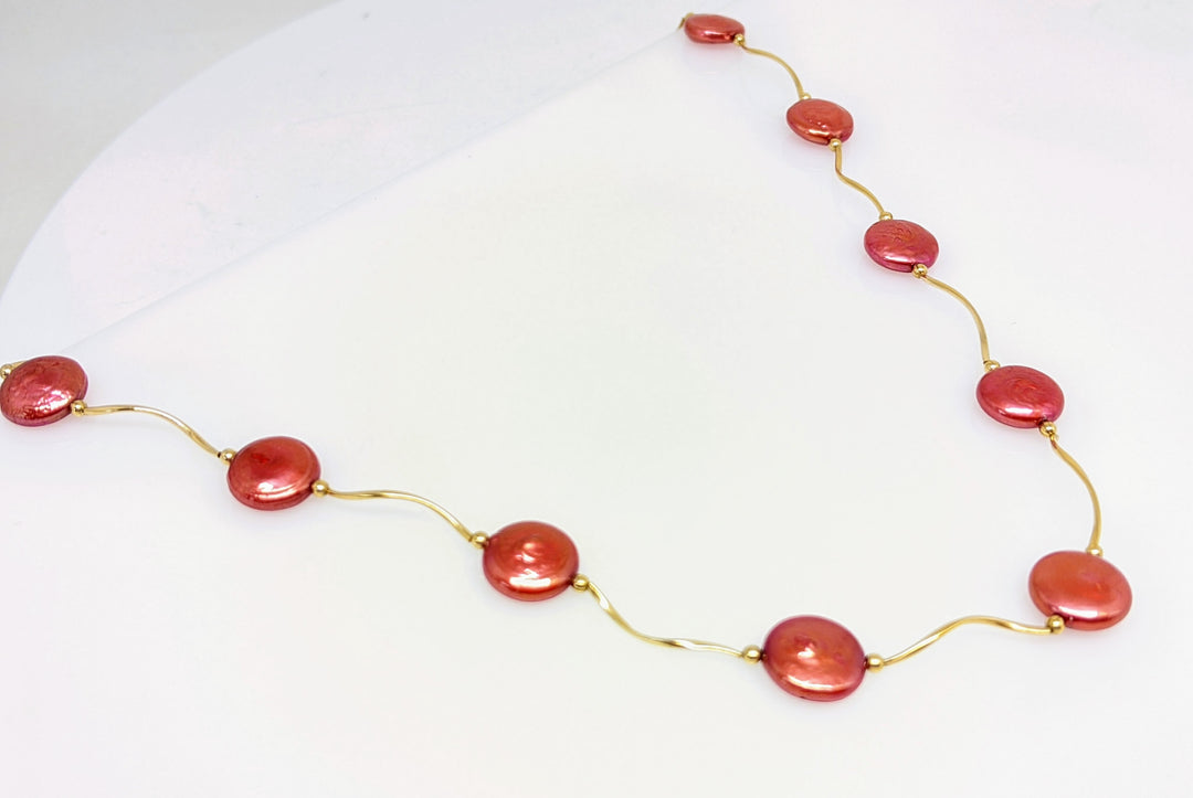 14K DYED RED PEARL NECKLACE 11.3 GRAMS