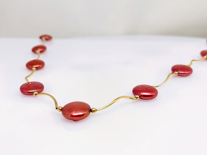 14K DYED RED PEARL NECKLACE 11.3 GRAMS