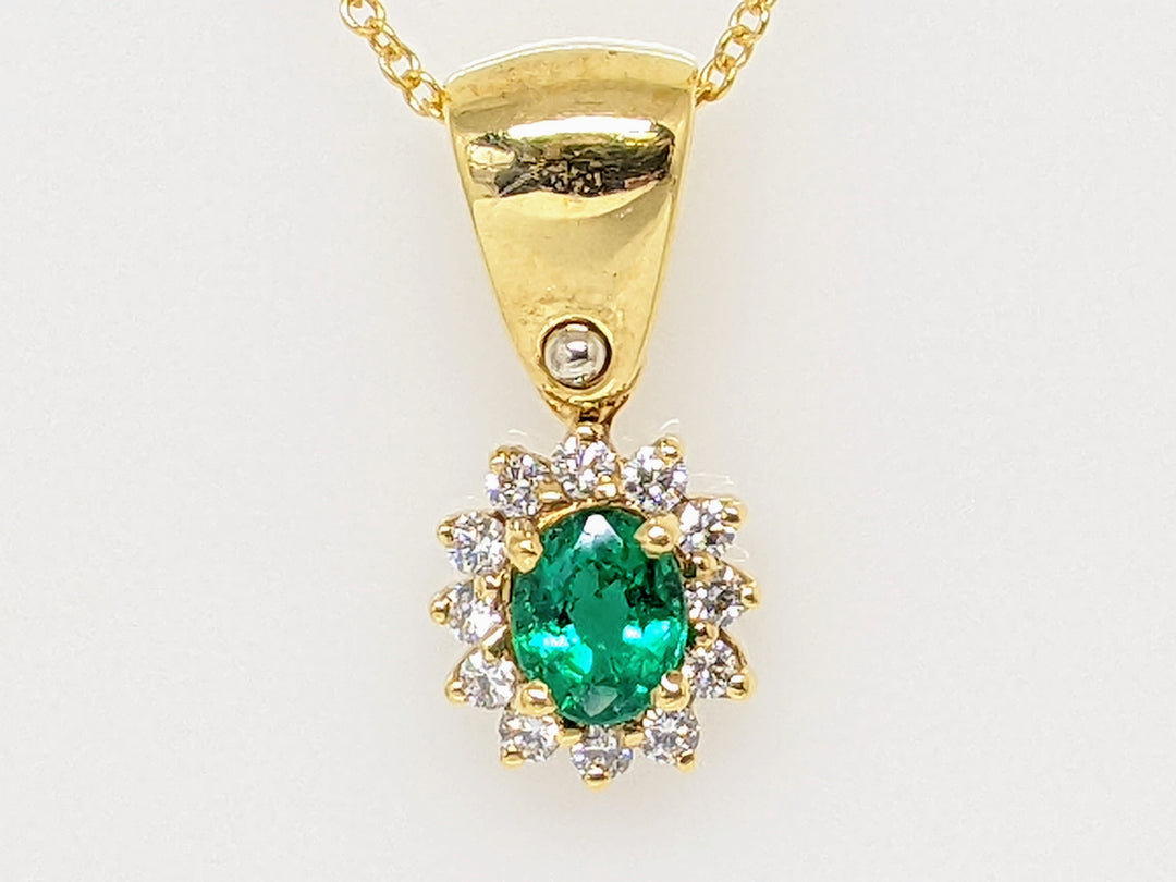 14K EMERALD OVAL 4X6 WITH .25 DIAMOND TOTAL WEIGHT ESTATE PENDANT & CHAIN 3.5 GRAMS