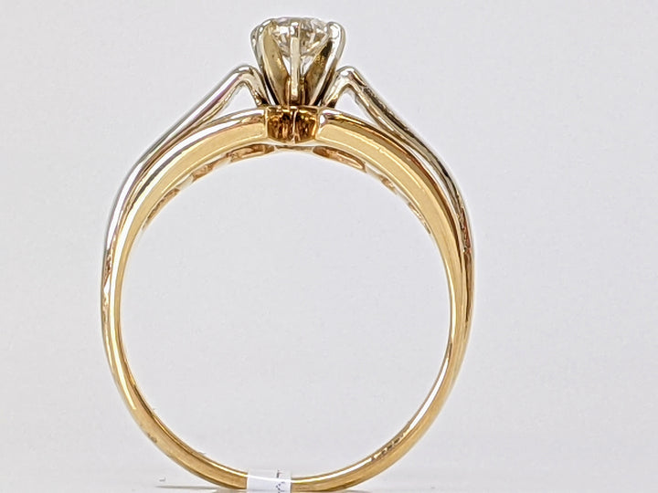 14K .69 CARAT TOTAL WEIGHT (CENTER .25 CARAT)  I1 K DIAMOND ROUND (21) ESTATE RING 5.0 GRAMS