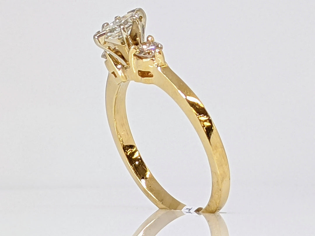 14K .49 CARAT TOTAL WEIGHT SI2 K DIAMOND MARQUISE WITH (2) ROUND ESTATE RING 2.7 GRAMS