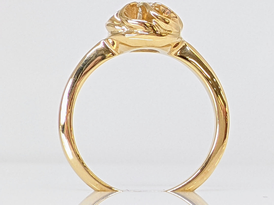 14K .10 CARAT TOTAL DIAMOND ROUND FLOWER ESTATE RING 3.6 GRAMS