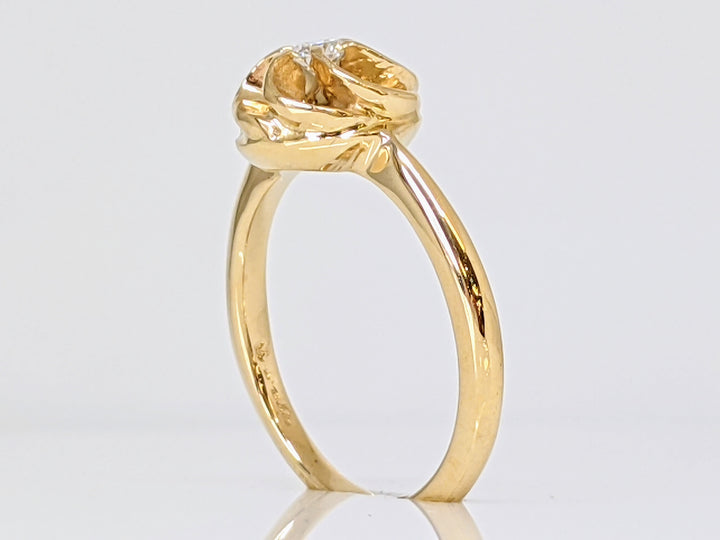 14K .10 CARAT TOTAL DIAMOND ROUND FLOWER ESTATE RING 3.6 GRAMS