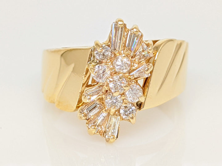 14K .50 CARAT TOTAL WEIGHT I1 G DIAMOND ROUND (7) BAGUETTE (8) CLUSTER ESTATE RING 5.8 GRAMS