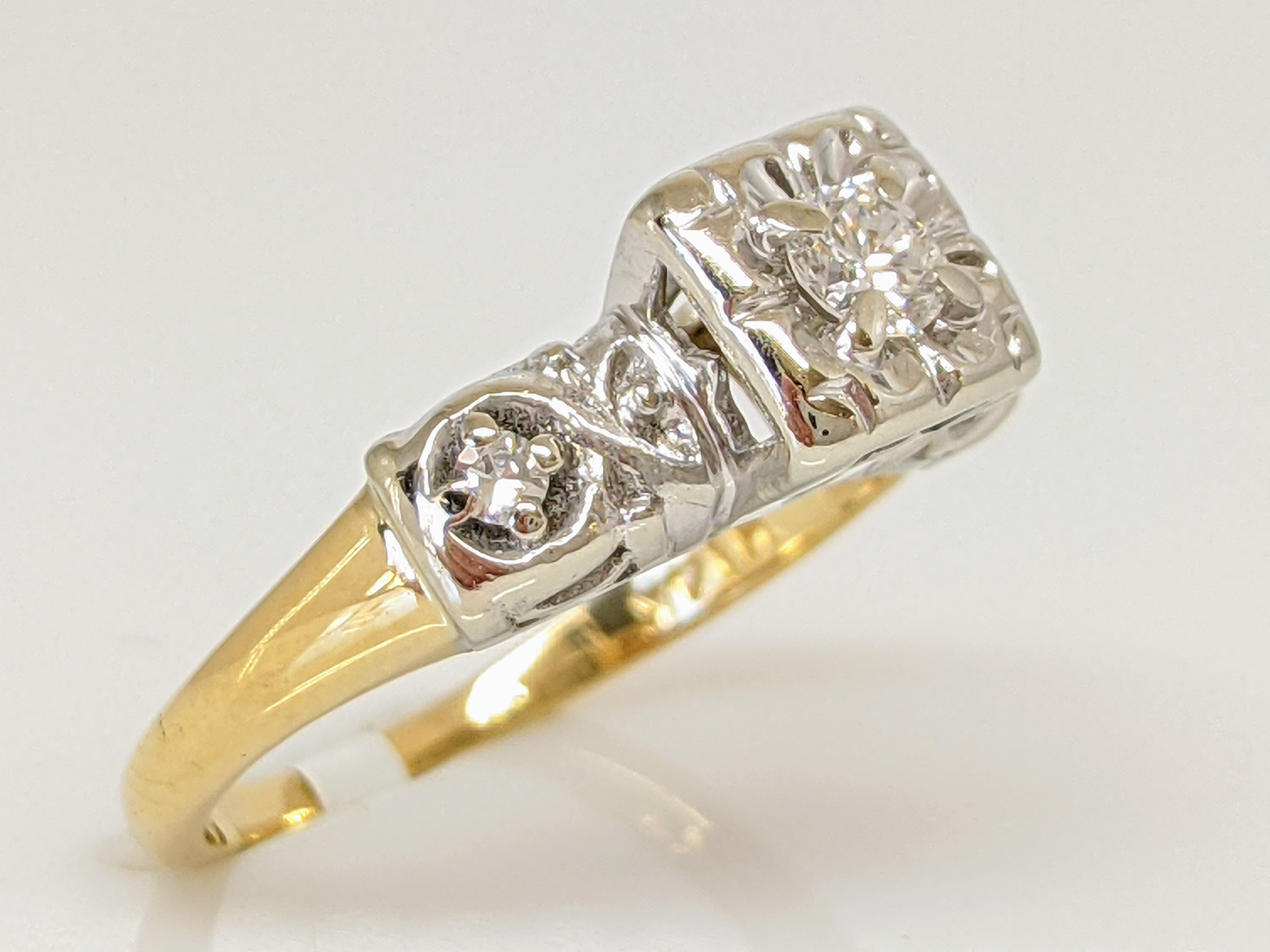 14K TWO-TONE .16 CARAT TOTAL WEIGHT VS2 G ROUND DIAMOND (3