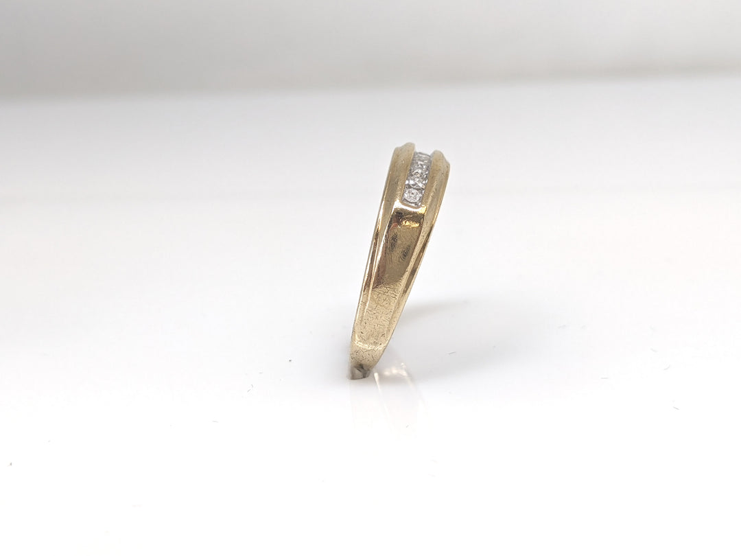 10K .27 CARAT TOTAL WEIGHT I2 I-J DIAMOND ROUND (9) CHANNEL SET ESTATE BAND 3.2 GRAMS