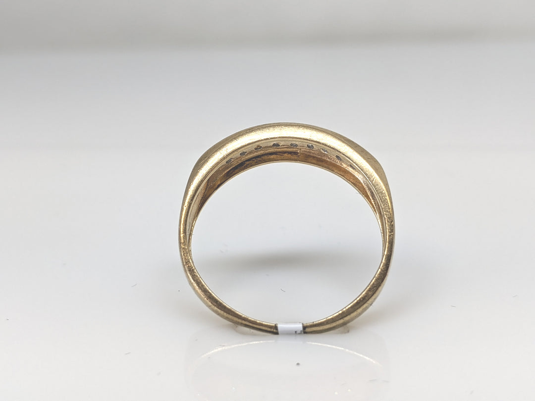 10K .27 CARAT TOTAL WEIGHT I2 I-J DIAMOND ROUND (9) CHANNEL SET ESTATE BAND 3.2 GRAMS
