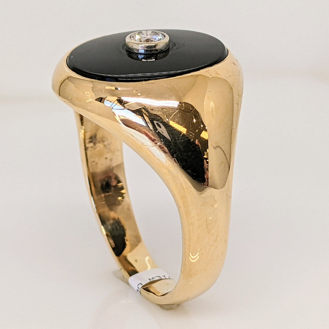 14K ONYX OVAL WITH .15 CARAT TOTAL DIAMOND CENTER ESTATE RING 12.0 GRAMS