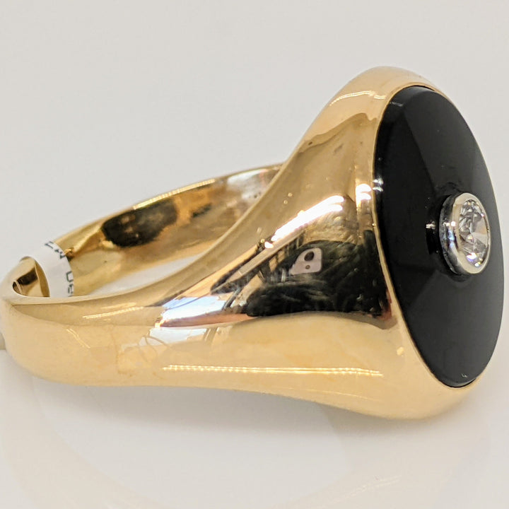 14K ONYX OVAL WITH .15 CARAT TOTAL DIAMOND CENTER ESTATE RING 12.0 GRAMS