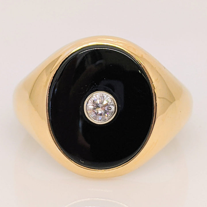 14K ONYX OVAL WITH .15 CARAT TOTAL DIAMOND CENTER ESTATE RING 12.0 GRAMS
