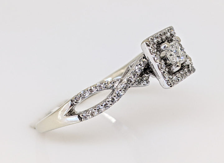 14K WHITE .82 CARAT TOTAL WEIGHT I1 I DIAMOND PRINCESS CUT WITH (56) ROUND MELEE ESTATE RING 4.0 GRAMS