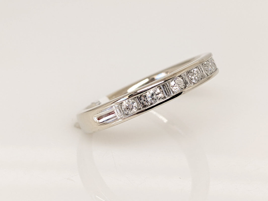 14KW .23 CARAT TOTAL WEIGHT SI2 G DIAMOND ROUND (8) BAGUETTE (9) CHANNEL SET ESTATE BAND 2.2 GRAMS