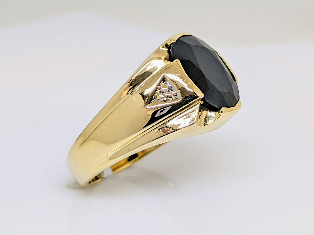 10K ONYX OVAL 9X11 WITH (2) MELEE GENTS ESTATE RING 7.9 GRAMS