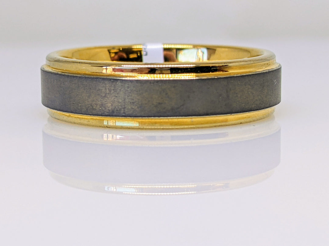TUNGSTEN GOLD TONE 6MM WITH GRAY CENTER ESTATE BAND