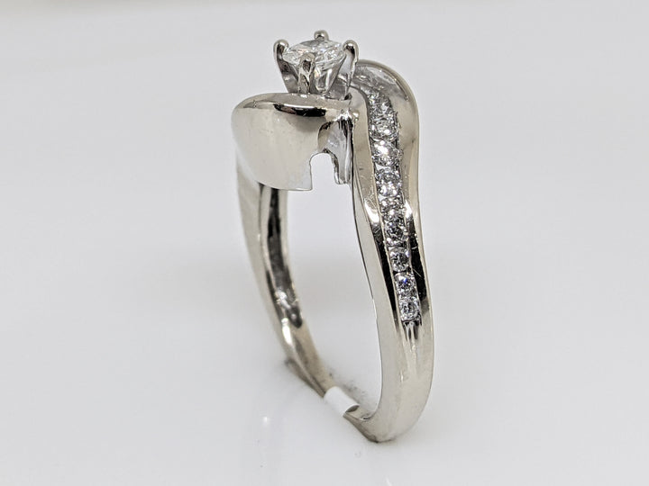 14KW .45 CARAT TOTAL WEIGHT I1 F DIAMOND ROUND (21) BYPASS ESTATE RING 3.6 GRAMS
