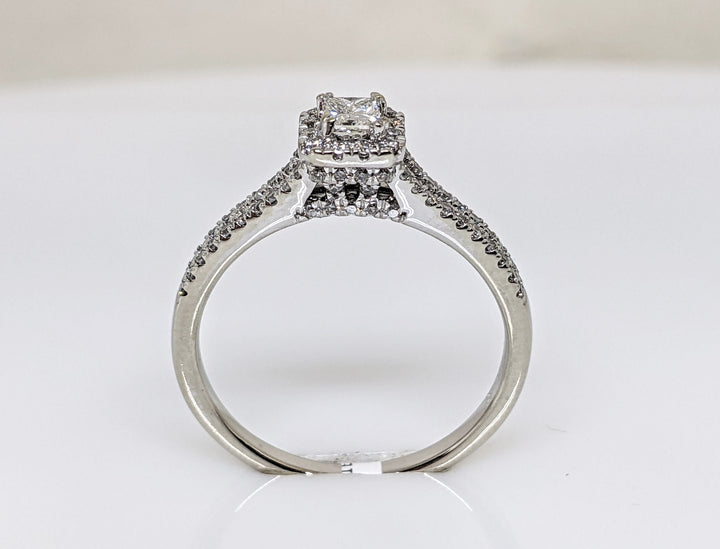 10KW .74 CARAT TOTAL WEIGHT SI1 G DIAMOND PRINCESS CUT WITH ROUND HALO ESTATE RING 2.4 GRAMS