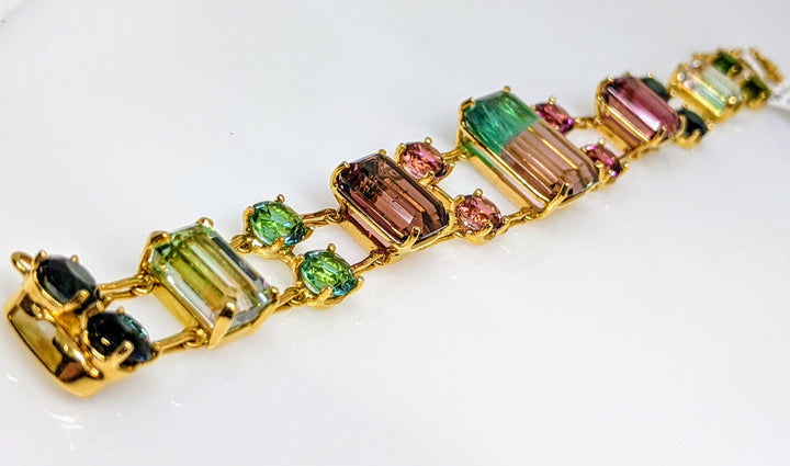 18K TOURMALINE EMERALD CUT (5) ROUND (12) LINK ONE OF A KIND ESTATE BRACELET 25.1 GRAMS