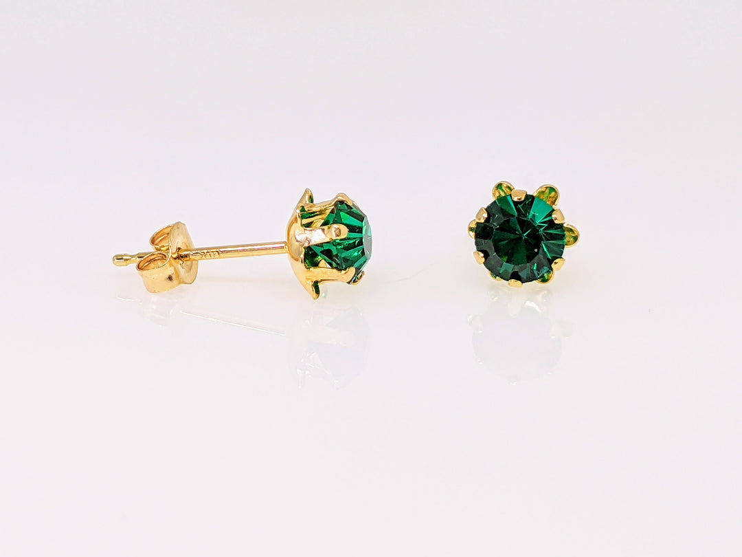 14k GREEN GLASS ROUND 4MM ESTATE STUD EARRINGS 0.4 GRAMS