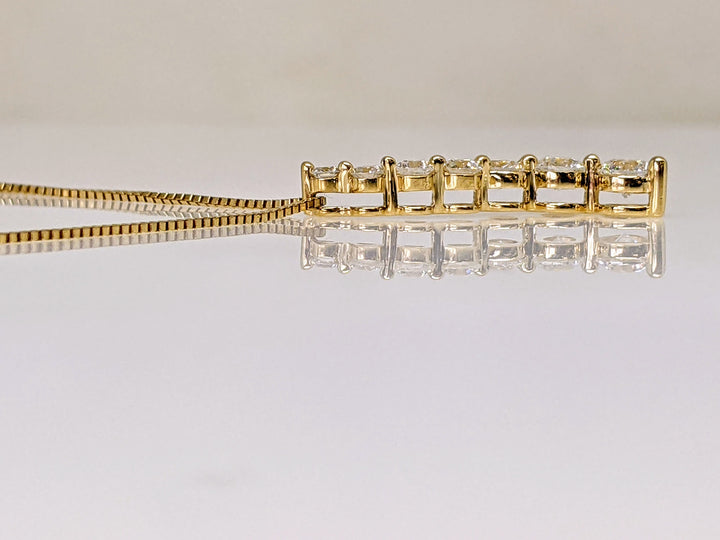 14k .80 CARAT TOTAL WEIGHT I1 G DIAMOND ROUND (7) ESTATE JOURNEY PENDANT & CHAIN 2.8 GRAMS