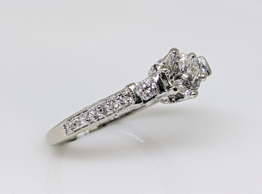 18K WHITE .75 CARAT TOTAL WEIGHT I1 H DIAMOND ROUND (35) ESTATE RING 5.0 GRAMS