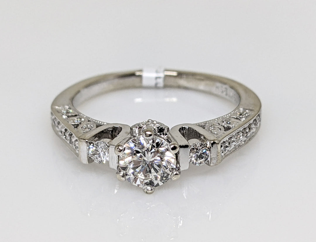 18K WHITE .75 CARAT TOTAL WEIGHT I1 H DIAMOND ROUND (35) ESTATE RING 5.0 GRAMS