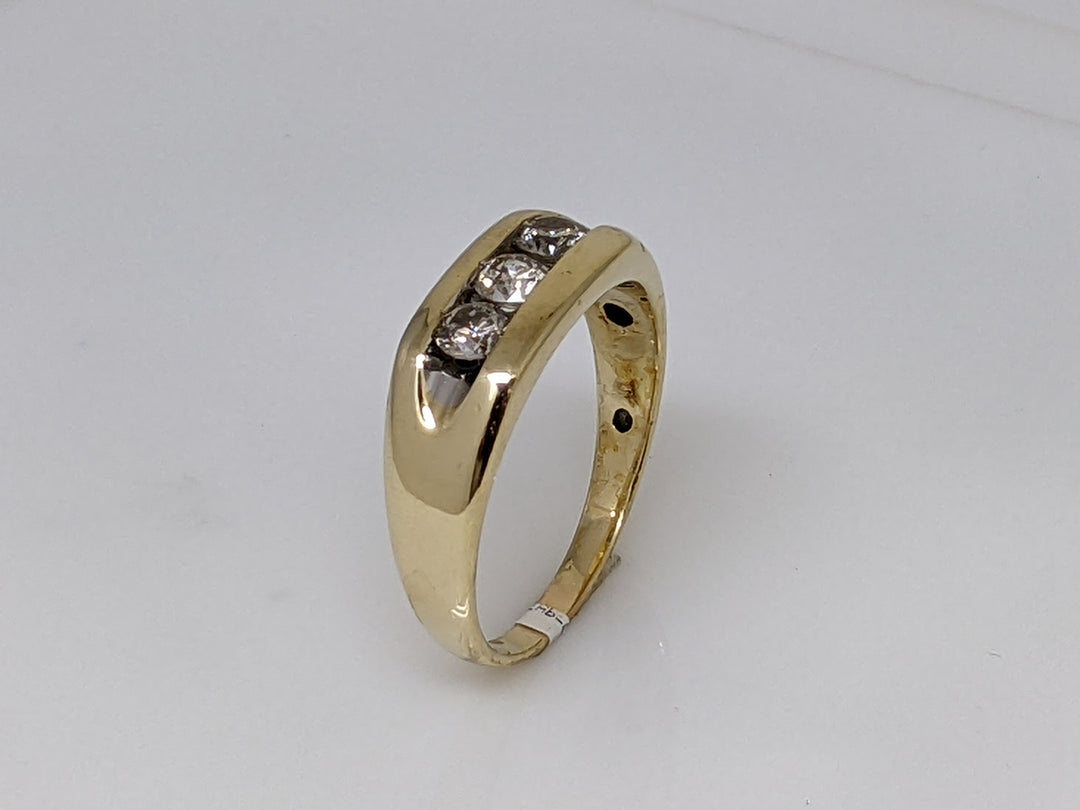 14k 1 CARAT TOTAL WEIGHT I1I DIAMOND ROUND (3) ESTATE RING