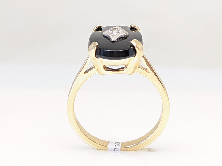 14k ONYX OVAL 10X14 WITH MELEE ESTATE RING