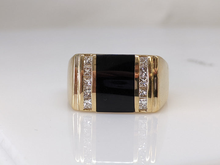 18K YELLOW GOLD ONYX EMERALD CUT 12X9 WITH .60 DIAMOND TOTAL WEIGHT SI1 G PRINCESS CUT RING 7.7 GRAMS