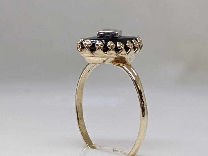 10K ONYX MARQUISE 6X12 WITH MELEE ESRTATE RING 1.4 GRAMS