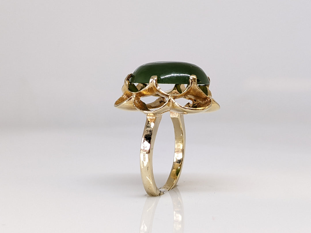 14K JADE OVAL 12X16 CABOCHON WITH RIPPLE GOLD TRIM ESTATE RING 6.2 GRAMS